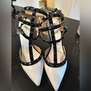 Black and white heel